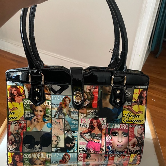 Large Magazine design tote - Picture 3 of 7